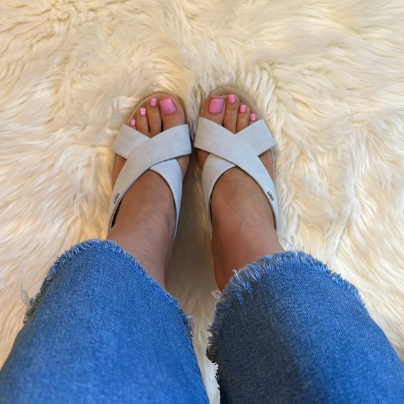 NWOB ~ DKNY Maryn Crisscross Espadrille Sandals SZ 9 - Picture 9 of 12